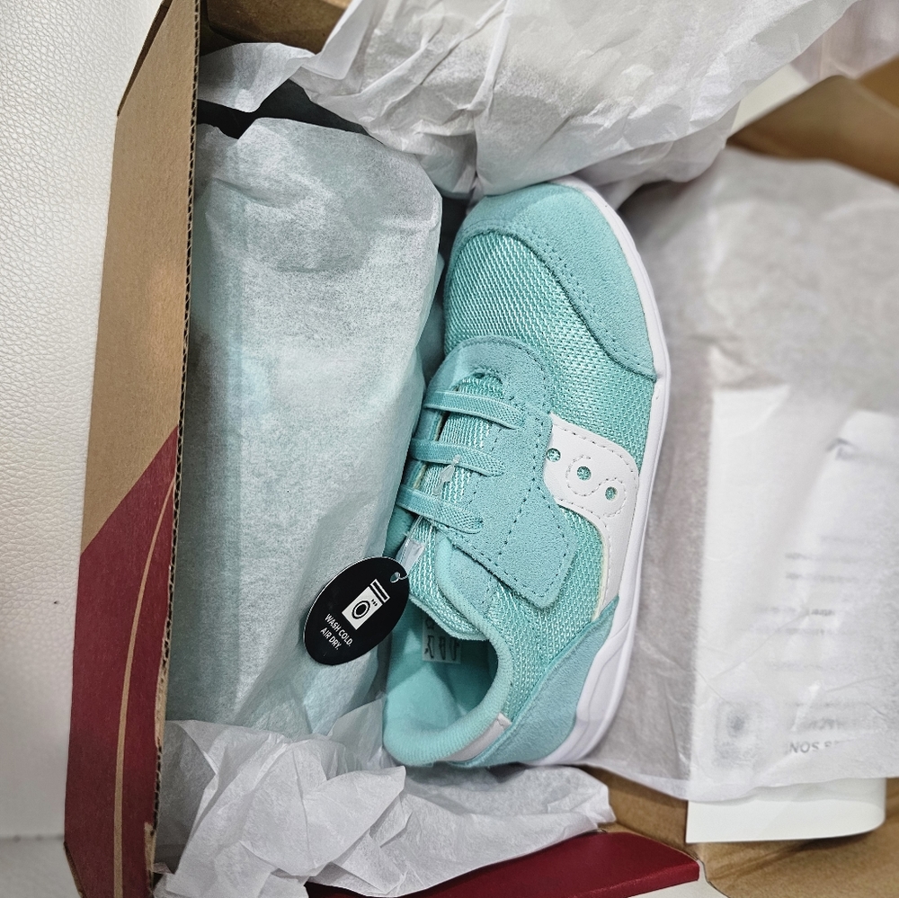 Saucony jazz riff girls shoes various sizes availables
